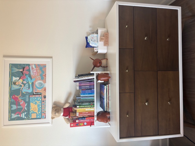 Dresser 2